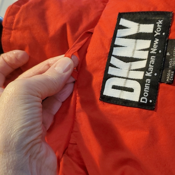 DKNY exceptional down vest, PS/M - Picture 13 of 16